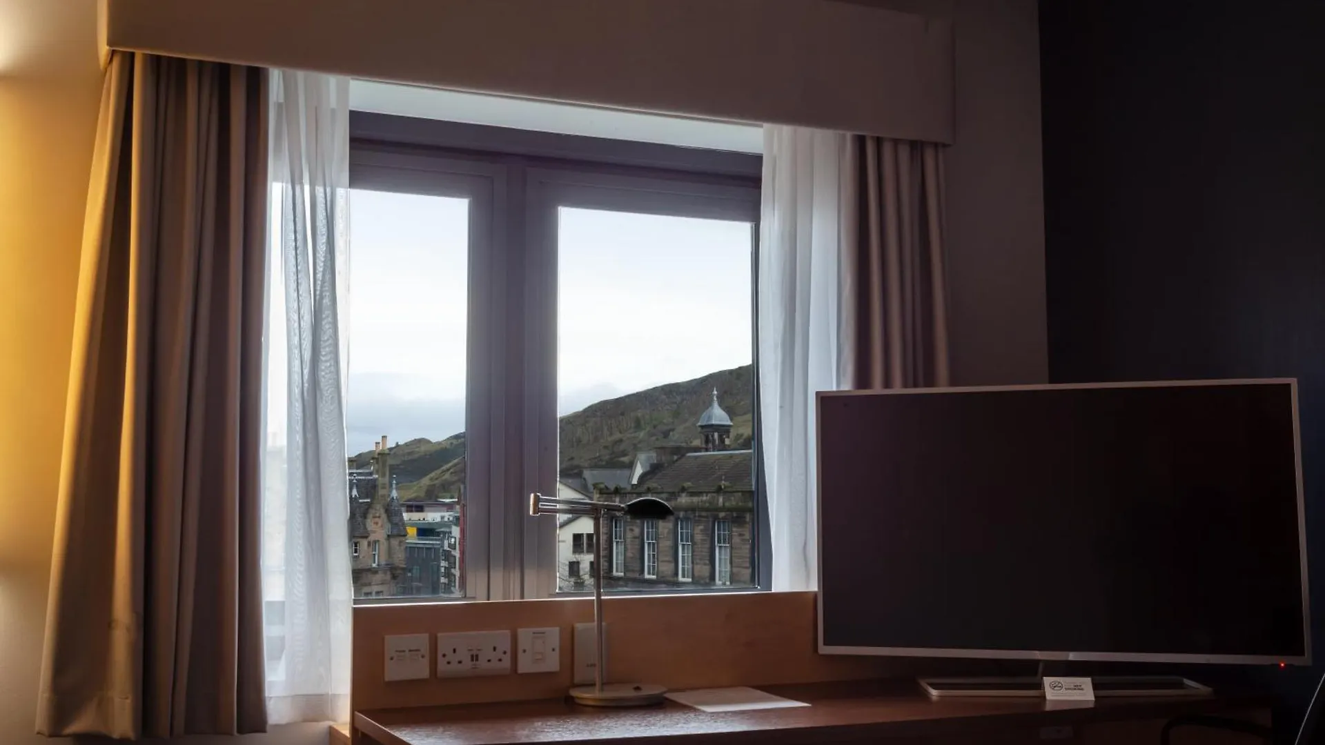 Holiday Inn Express Edinburgh - Royal Mile By Ihg Hotel