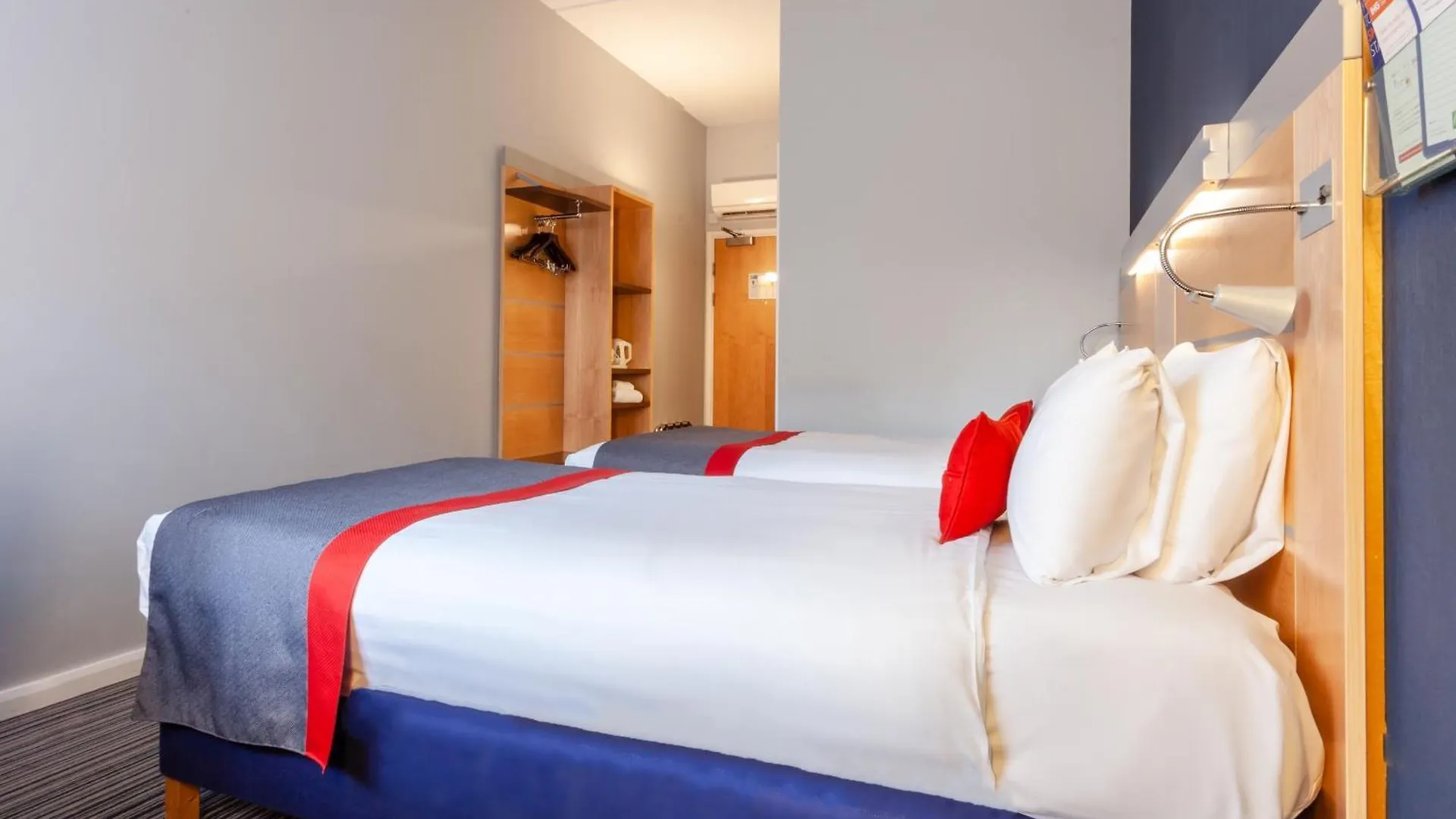 Holiday Inn Express Edinburgh - Royal Mile By Ihg Hotel