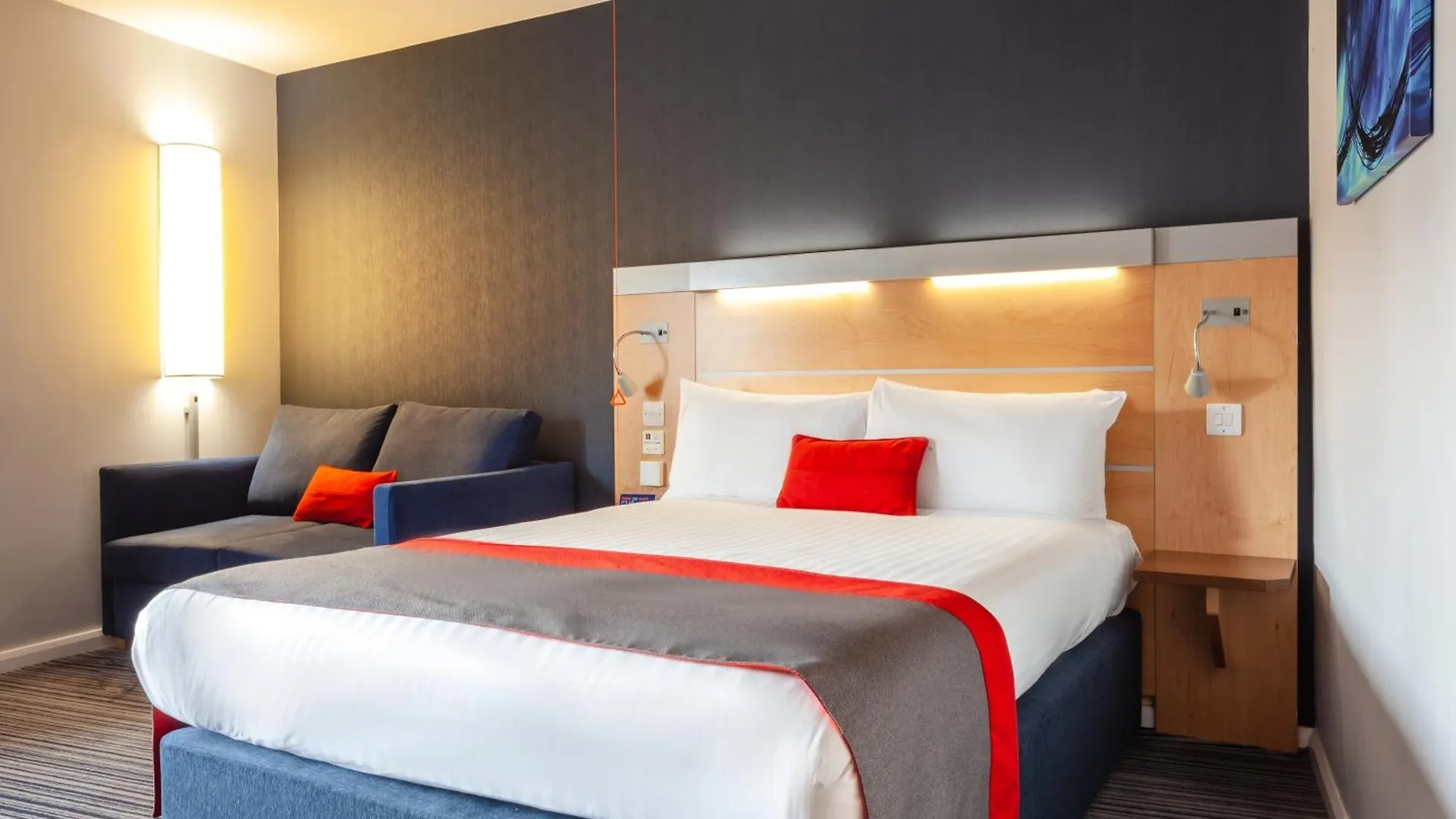 Holiday Inn Express Edinburgh - Royal Mile By Ihg 3*,