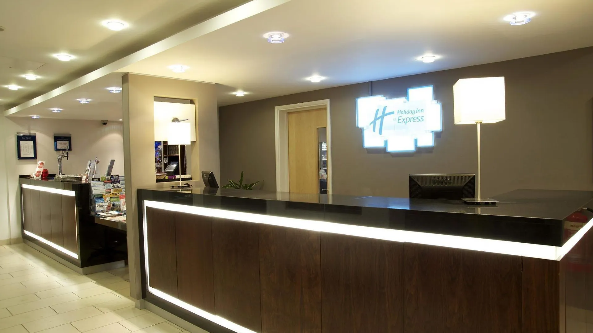 Holiday Inn Express Edinburgh - Royal Mile By Ihg